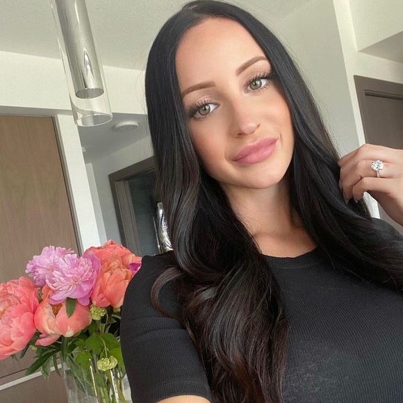 Meet your Posher, Jade - Picture 1 of 1